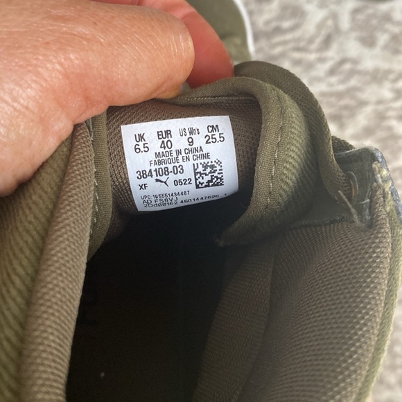 Excellent condition- puma high top street sneakers - Picture 3 of 4